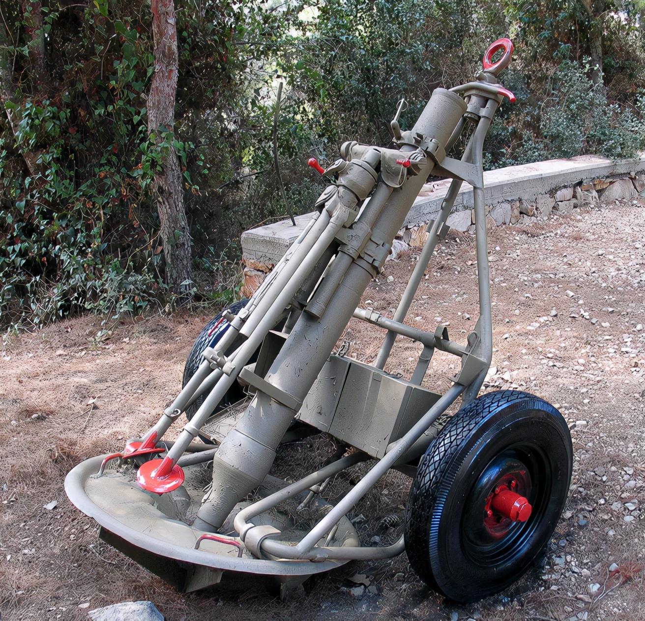 乌克兰的迫击炮威力太强了:一发炮弹覆盖半个足球场__财经头条