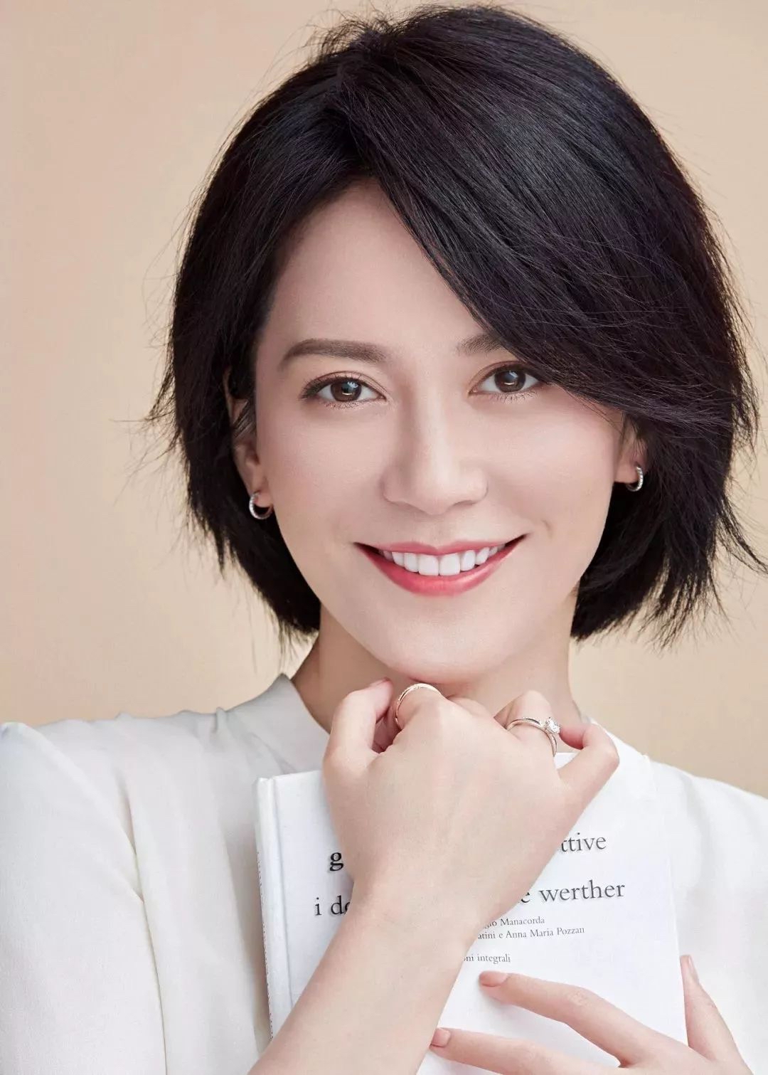 至今未婚的11位女明星个个风韵犹存最大62岁最小43岁