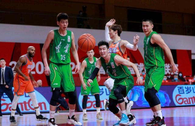 CBA局势大乱！上海夺冠呼声超广东，辽宁一枝独秀，首钢竹篮打水休闲区蓝鸢梦想 - Www.slyday.coM