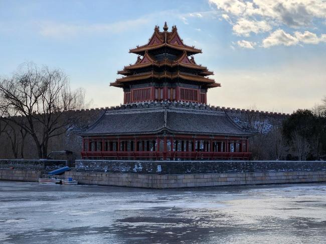 三星Galaxy S22+评测：是你现在能买到的最均衡的安卓旗舰休闲区蓝鸢梦想 - Www.slyday.coM