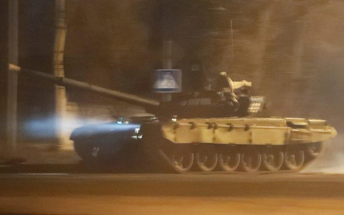 打不过俄军就使阴的!乌克兰火箭弹突砸亲俄民兵,发射位置很诡异休闲区蓝鸢梦想 - Www.slyday.coM 打不过俄军就使阴的!乌克兰火箭弹突砸亲俄民兵,发射位置很诡异休闲区蓝鸢梦想 - Www.slyday.coM