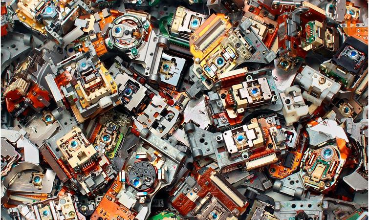 每年21万吨电子垃圾养活4万人却让他们活不过25岁