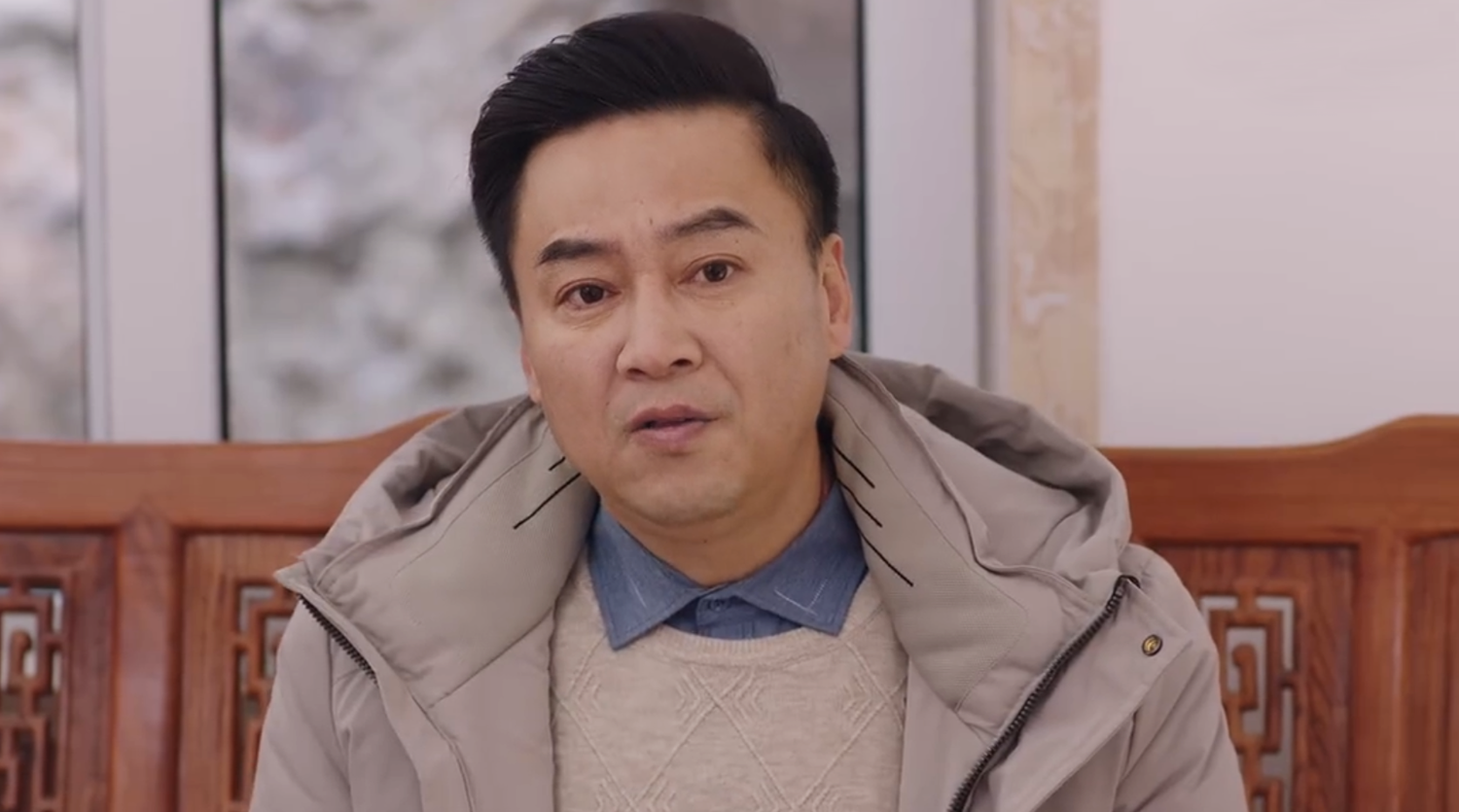 张中维是作为大学教授的身份出现在象牙山的,他也很快替代宋晓峰成为