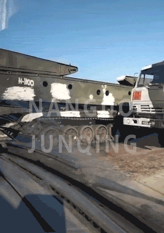 打不过俄军就使阴的!乌克兰火箭弹突砸亲俄民兵,发射位置很诡异休闲区蓝鸢梦想 - Www.slyday.coM 打不过俄军就使阴的!乌克兰火箭弹突砸亲俄民兵,发射位置很诡异休闲区蓝鸢梦想 - Www.slyday.coM