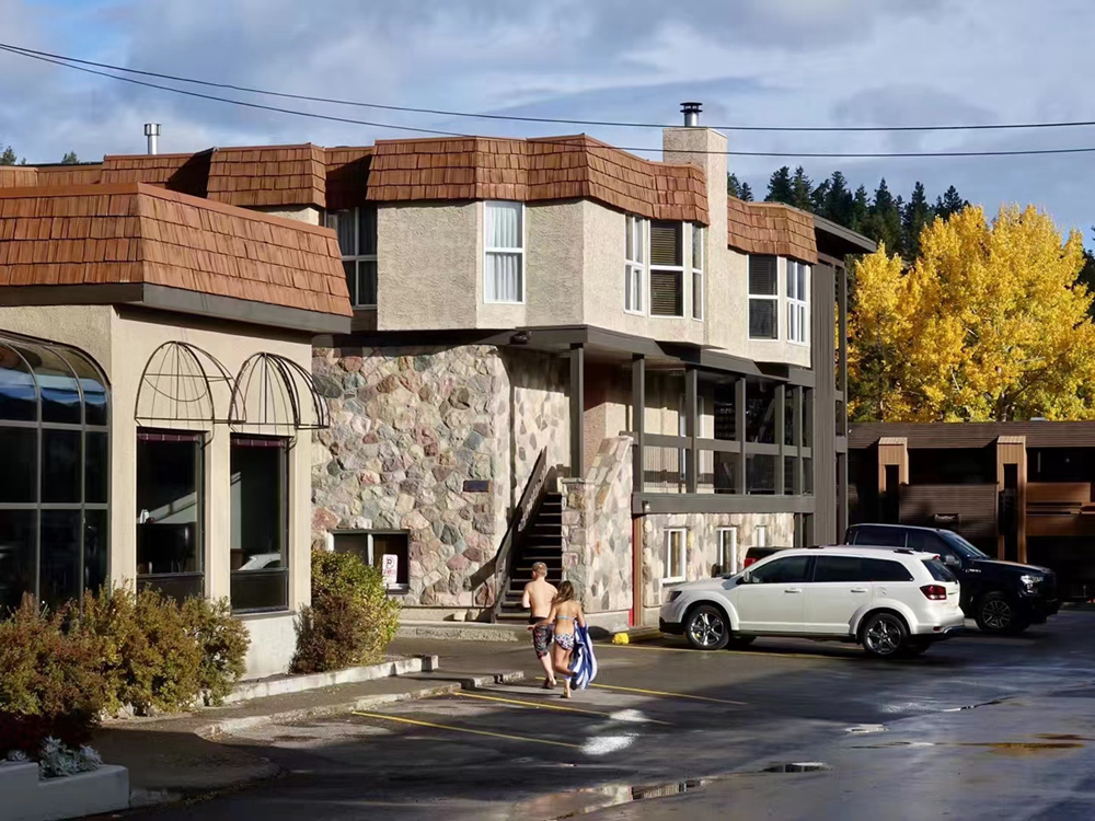 震撼心灵的山谷之美——贾斯帕国家公园休闲区蓝鸢梦想 - Www.slyday.coM