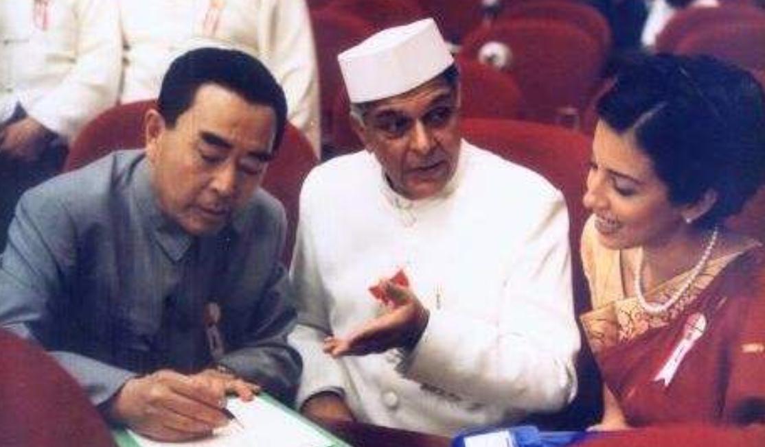 真实影像曝光!周总理在万隆会议上,提出了和平共处五项原则