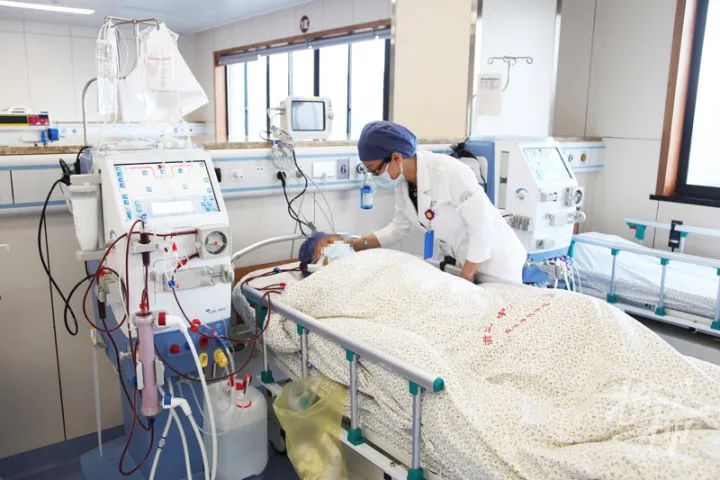 25岁小伙恶心呕吐以为工作太累，一查竟是尿毒症终末期，将面临长期透析！一周接诊3例重症肾病患者，专家感慨：悲剧本可避免休闲区蓝鸢梦想 - Www.slyday.coM