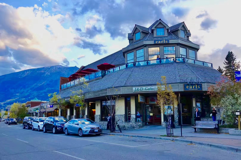 震撼心灵的山谷之美——贾斯帕国家公园休闲区蓝鸢梦想 - Www.slyday.coM