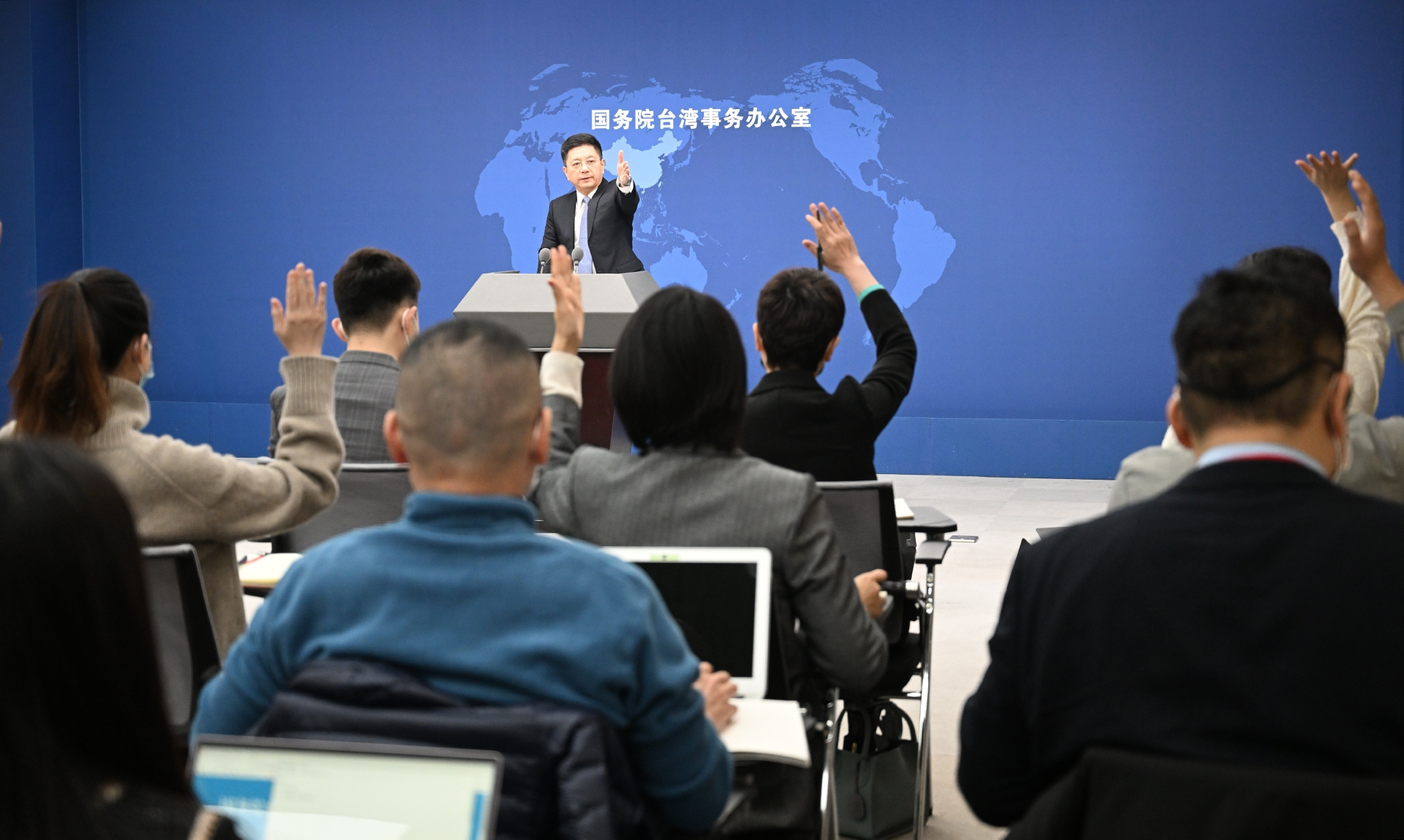 国台办举行例行新闻发布会|国务院台湾事务办公室|北京市_新浪新闻