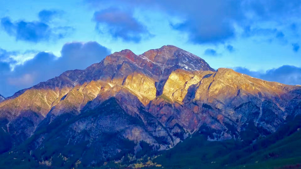 震撼心灵的山谷之美——贾斯帕国家公园休闲区蓝鸢梦想 - Www.slyday.coM