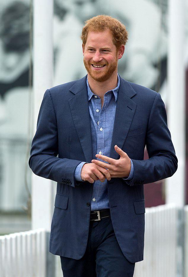 英国王子哈里和威廉将相互让步共同出席英国女王白金禧年庆典