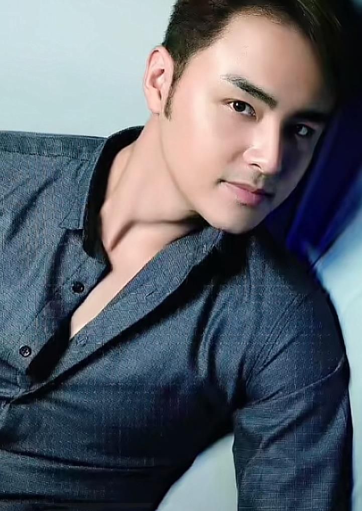 秦培然母亲再度发文引争议晒明道帅照怒怼网友高调炫富惹众怒