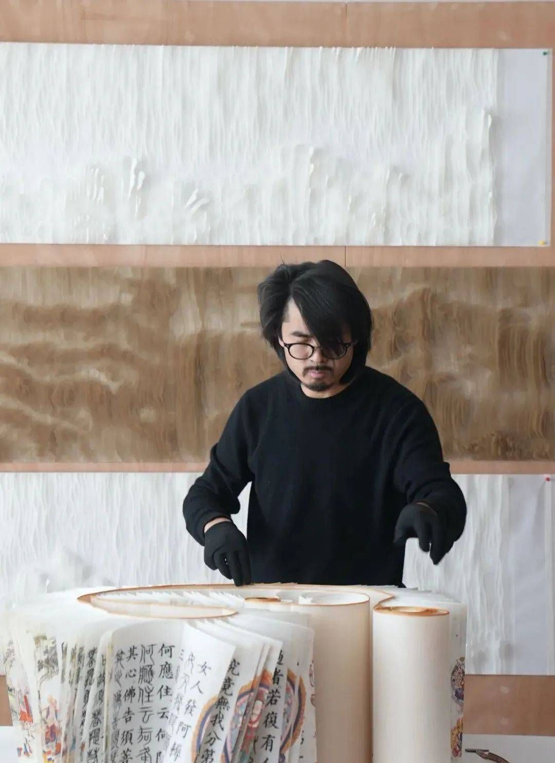 13年,靠着一双手,日日夜夜,他最终以龙鳞装的结构完成了7本令国内外