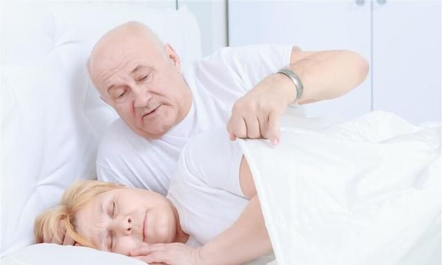 盖厚被子，睡得香，是真的吗？被子是越重越好吗？文章给你答案休闲区蓝鸢梦想 - Www.slyday.coM