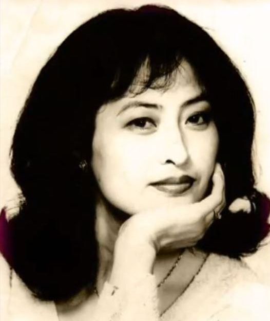 64岁许娣嫁初恋和丈夫相爱半生出道至今零绯闻