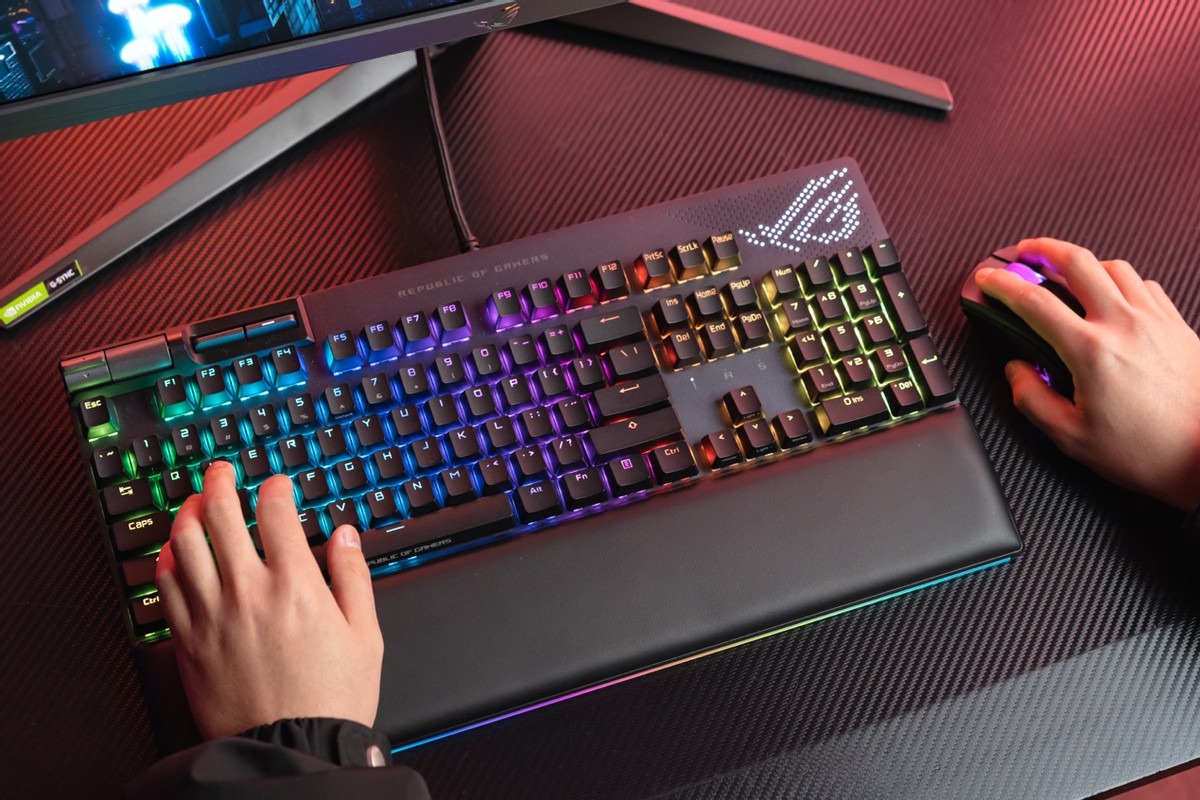 定义量产客制化的高端键盘,rog耀光2幻游戏键盘体验__财经头条