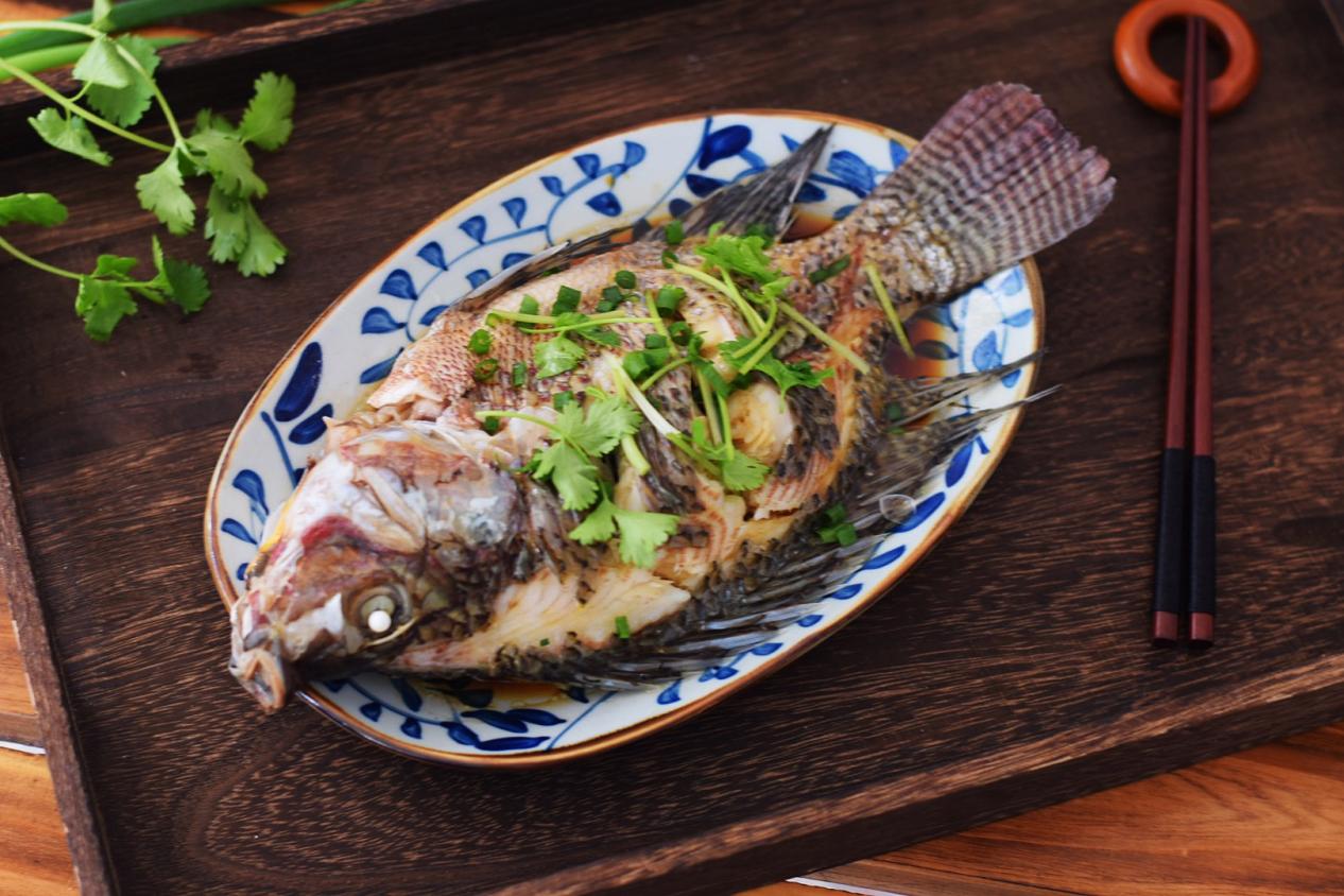 罗非鱼这样做好吃还不腻比红烧好吃味道鲜美老少皆宜