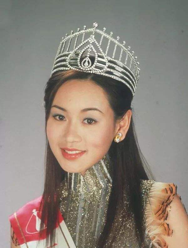 五位香港艺人内地吃开年饭吴启华林韦辰显冻龄杨思琦仍少女样