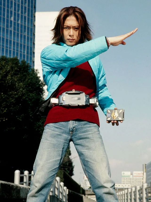 城户真司津上翔一,《假面骑士agitΩ》男主角,因为卷入天亮号事件丧失