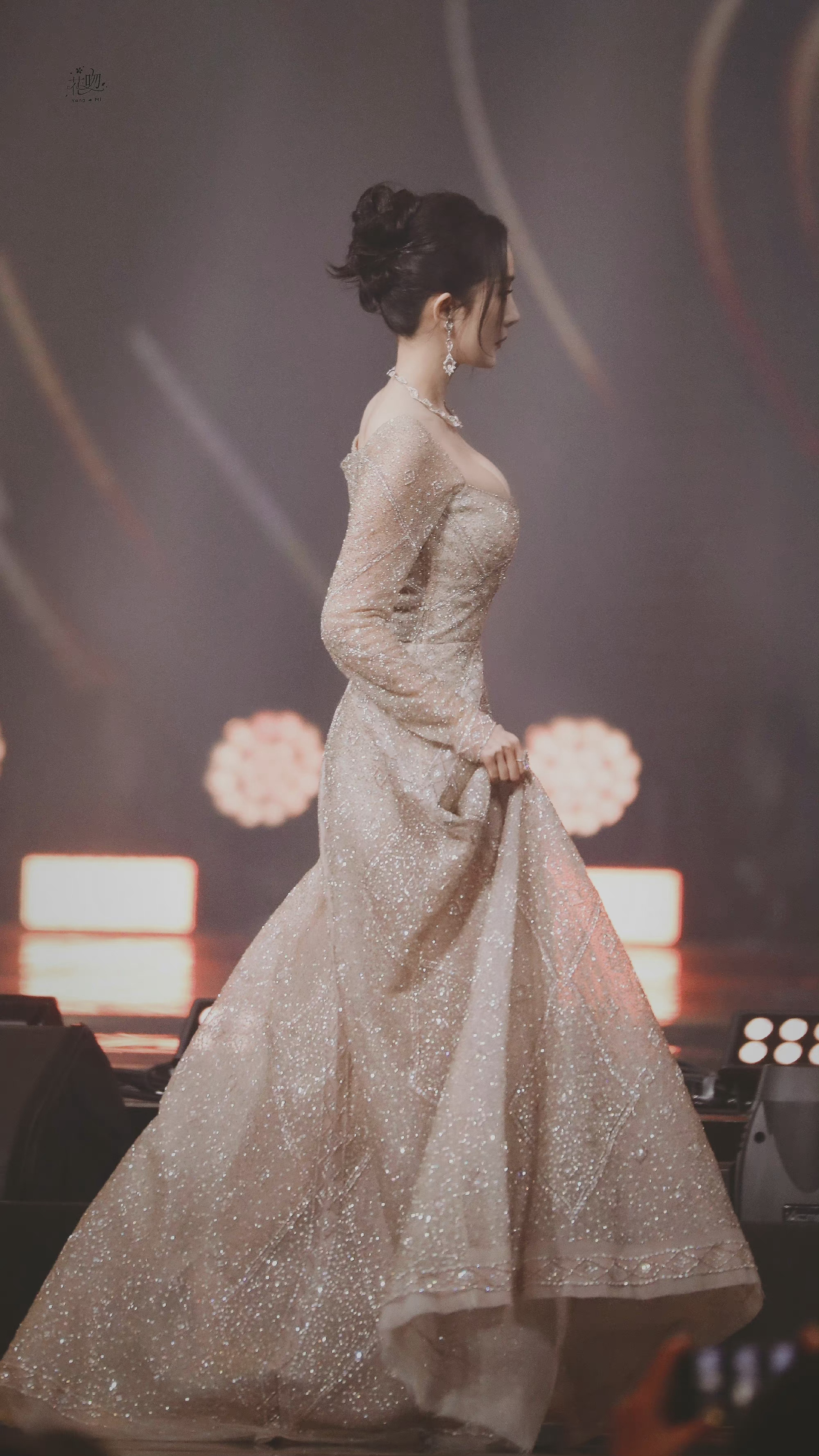 习惯是要从小养成的还有谁没看过美女提裙摆公主殿下