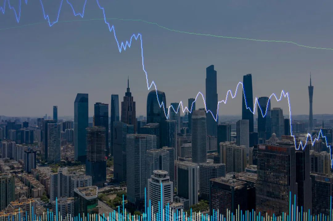 “房企千亿大跃进，付出血的代价，纷纷开源节流、裁员、卖资产