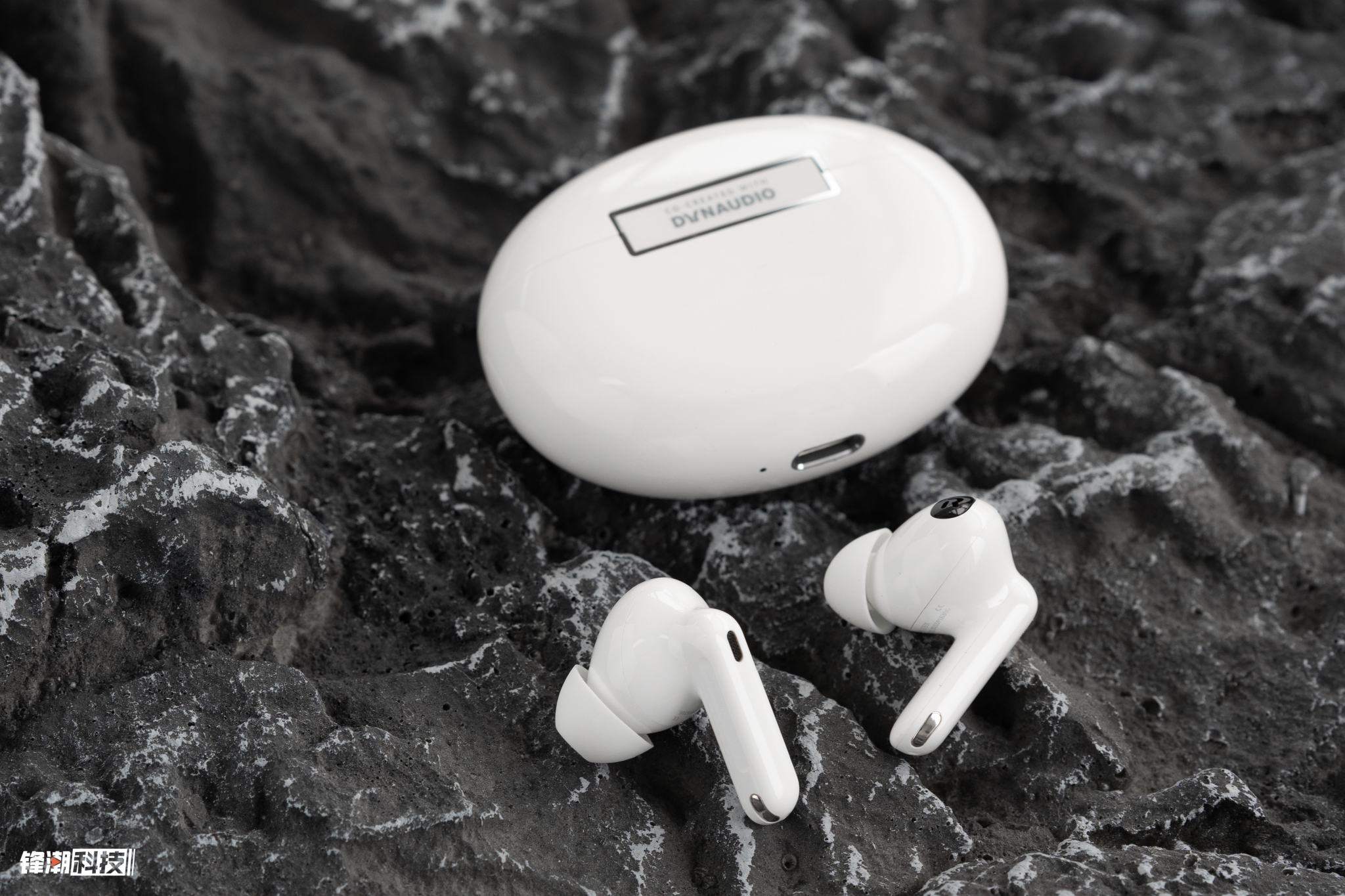 音质与降噪兼具oppoencox2真无线降噪耳机图赏