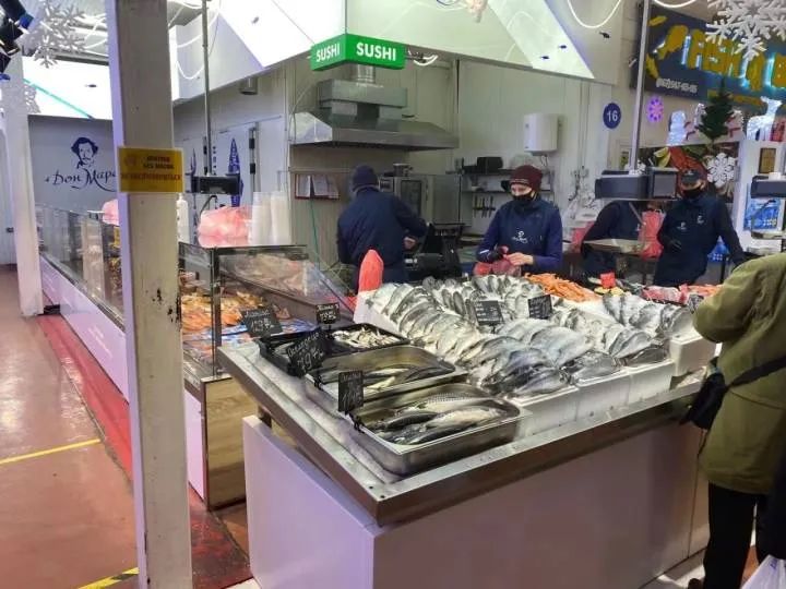 乌克兰实施为期30天紧急状态，连线在乌克兰的浙江留学生→休闲区蓝鸢梦想 - Www.slyday.coM