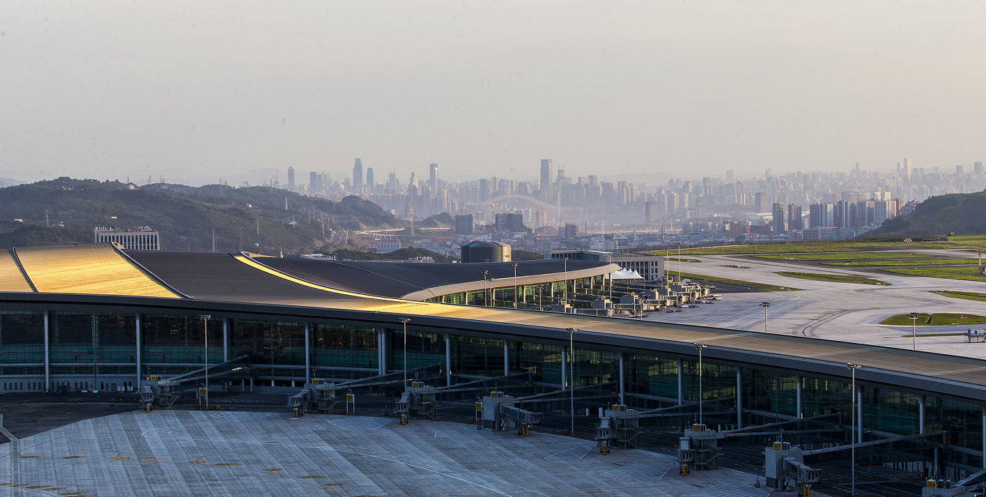 夜雨丨陈刚穿过月亮拥抱你献给重庆机场集团有限公司