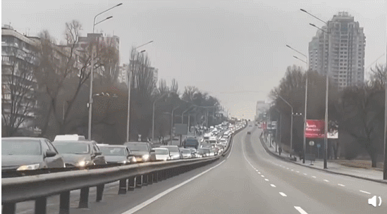 刚刚！俄军攻入乌克兰首都！民众恐慌！休闲区蓝鸢梦想 - Www.slyday.coM