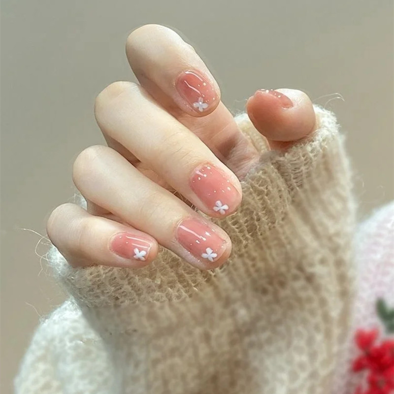 自己做指甲与美甲店做指甲差别有多大看完这3点就懂了