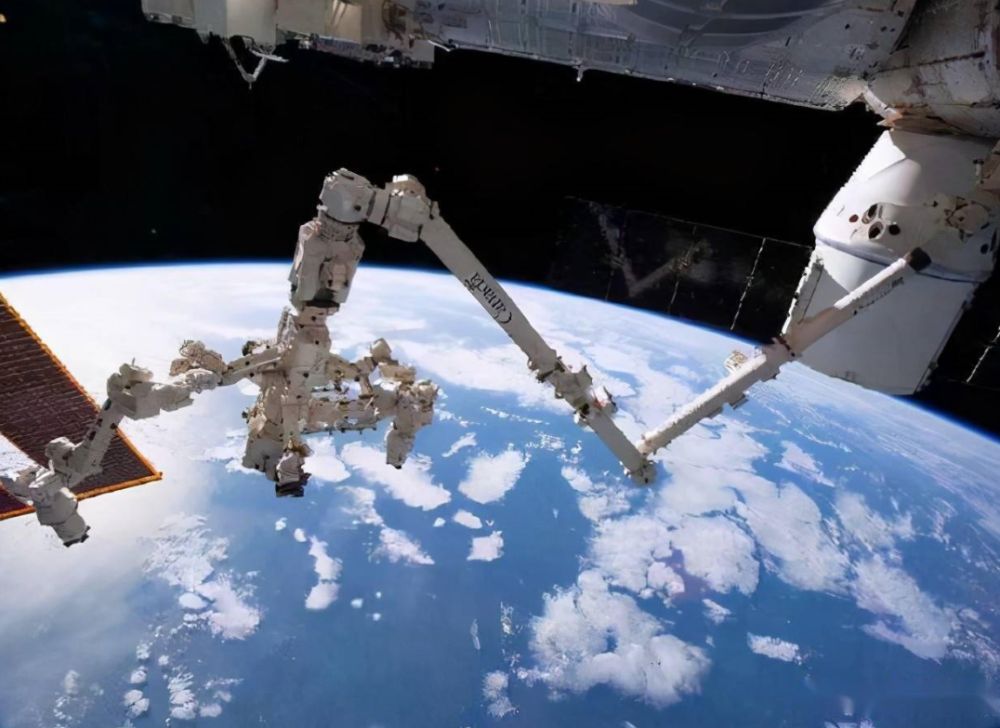 太厉害了天宫空间站的机械臂有多强科研人员能拖动20吨