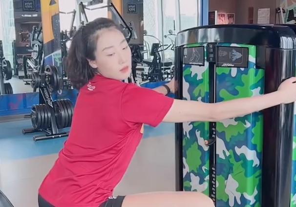 刘晏含现身健身房恐主动放弃训练营资格已手握2世界冠军