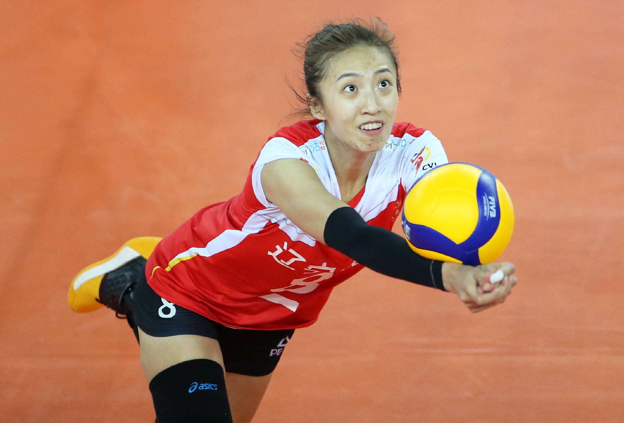 丁霞对排球 对国家队是真爱 30多年纪还放下身段跟年轻人竞争|丁霞|扣