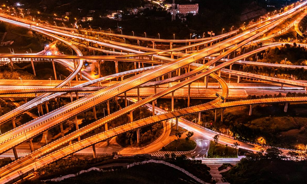 重庆的黄桷湾立交桥被称为全网最火的立交桥,这座立交桥是如此地复杂