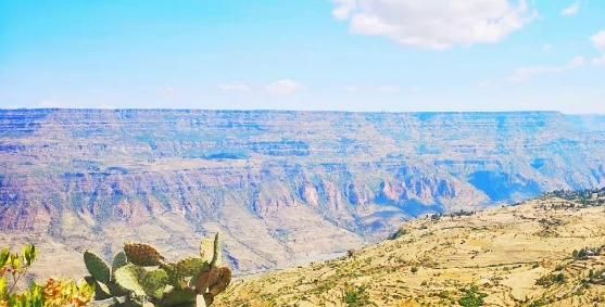 世界上最大的裂谷,被称为“地球伤疤”,这就是著名的东非大裂谷休闲区蓝鸢梦想 - Www.slyday.coM 世界上最大的裂谷,被称为“地球伤疤”,这就是著名的东非大裂谷休闲区蓝鸢梦想 - Www.slyday.coM