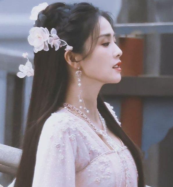 网传白鹿或将出演玖月晞的《若春和景明》，上演现实版草根女主休闲区蓝鸢梦想 - Www.slyday.coM