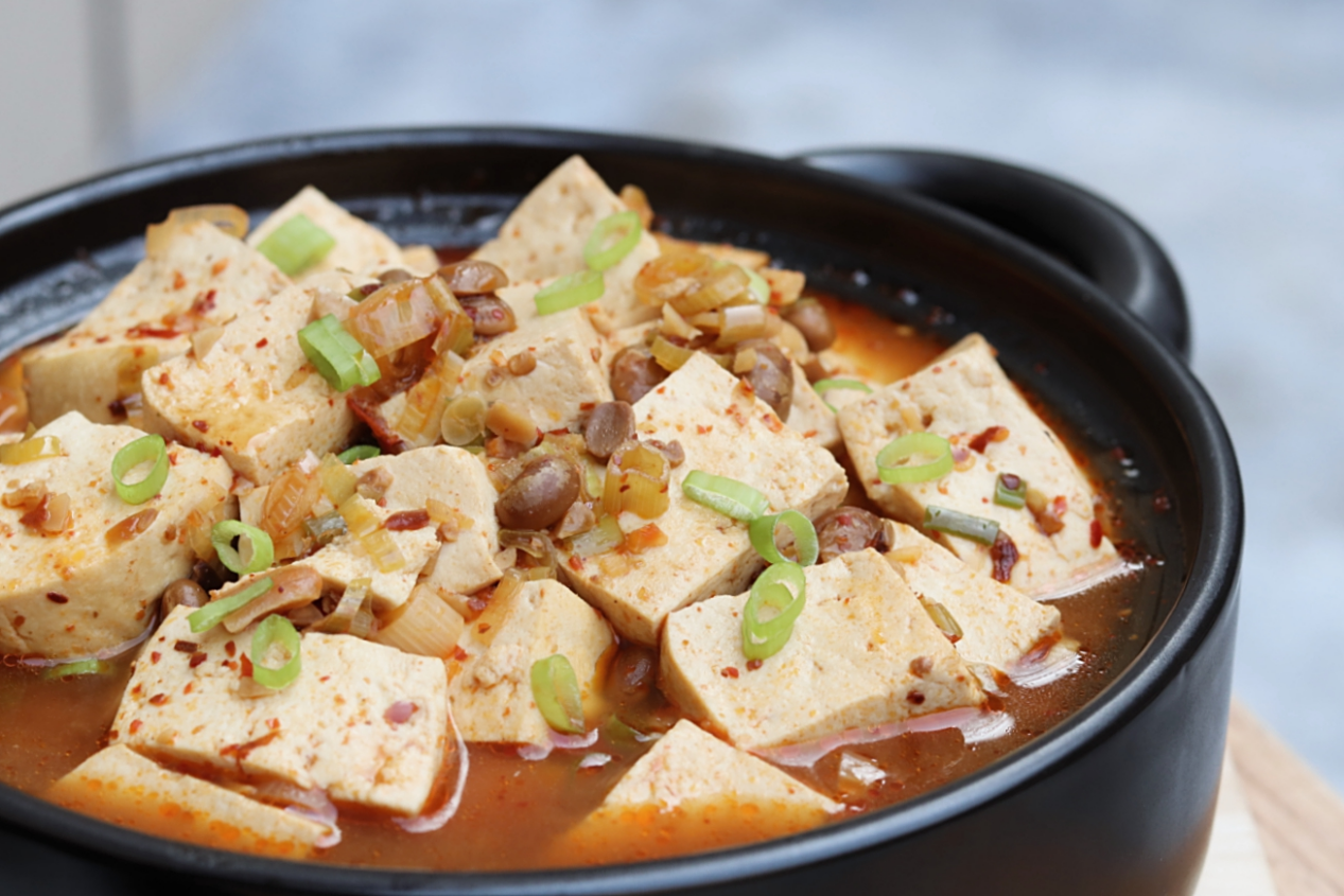 香辣豆腐煲,味道鲜美下饭,一次能吃3碗饭
