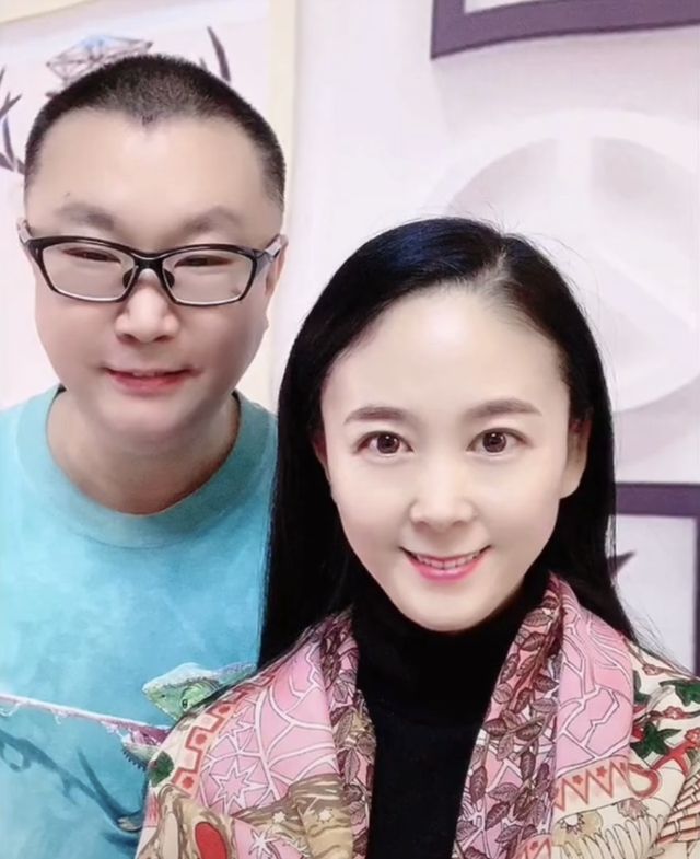 不过伴随时间的推移,很多网友还是希望尹相杰和妻子能够早日完婚,不