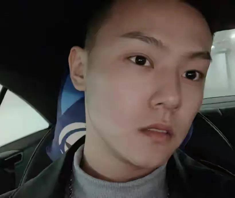 变形计王晨正苦命爷爷去世不远万里奔丧至今仍在怀念