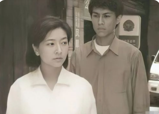 演员靳东大器晚成已是真正的老干部余生不会辜负二婚的李佳