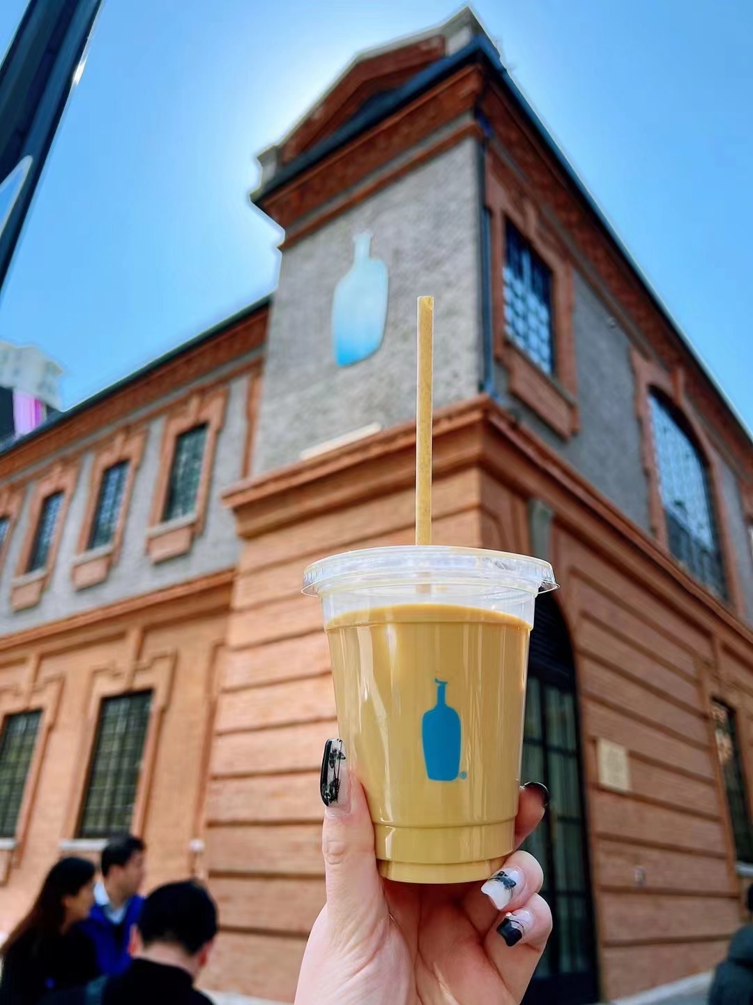 蓝瓶咖啡上海首店开幕浓浓在地感还能欣赏苏州河风光