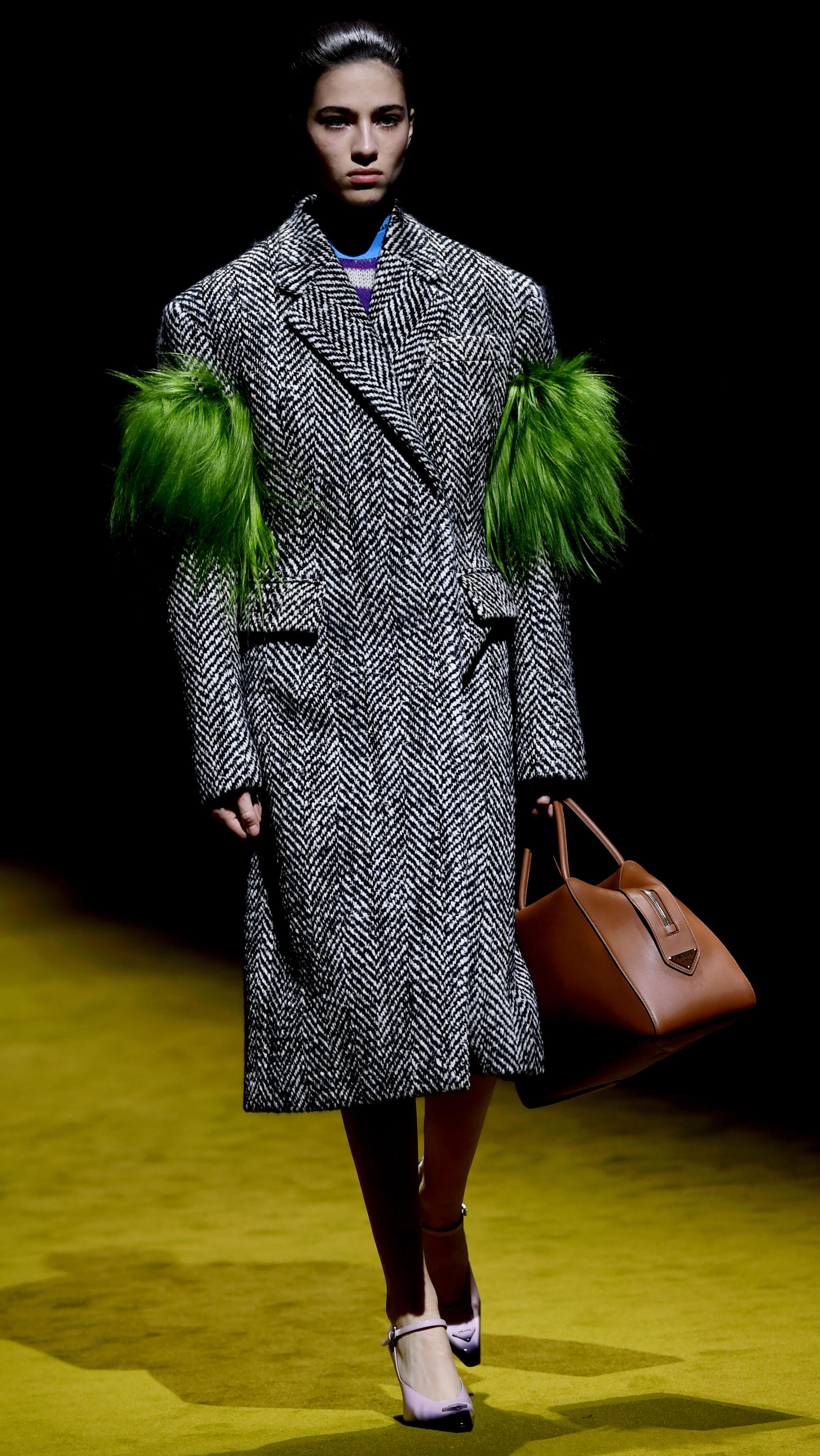 米兰时装周普拉达品牌女装时装秀