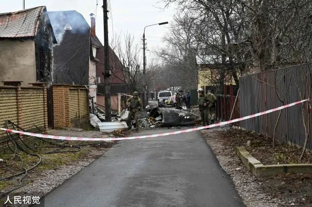 交战在即 乌国防部敦促基辅市奥博隆区居民不要外出