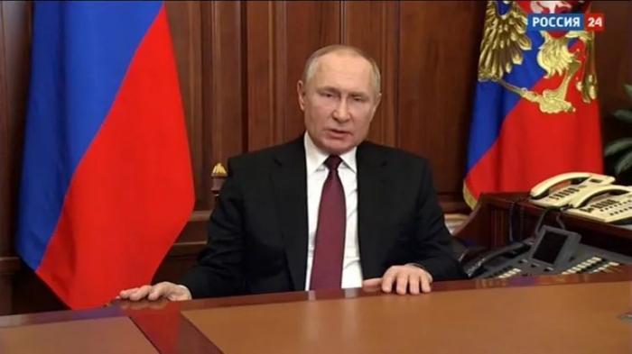 俄罗斯总统普京发表电视讲话视频截图。