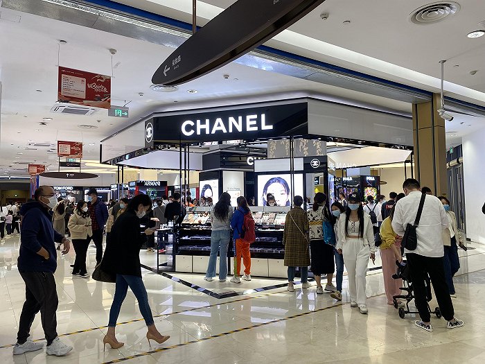 cdf海口日月广场免税店.图片来源:倪叶青/摄