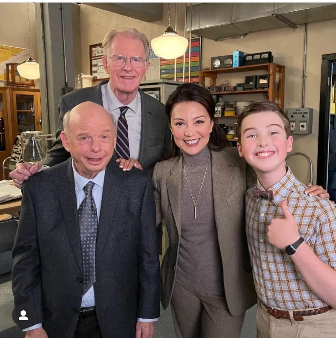 《少年谢尔顿》第五季第14集|少年谢尔顿|温明娜_新浪新闻