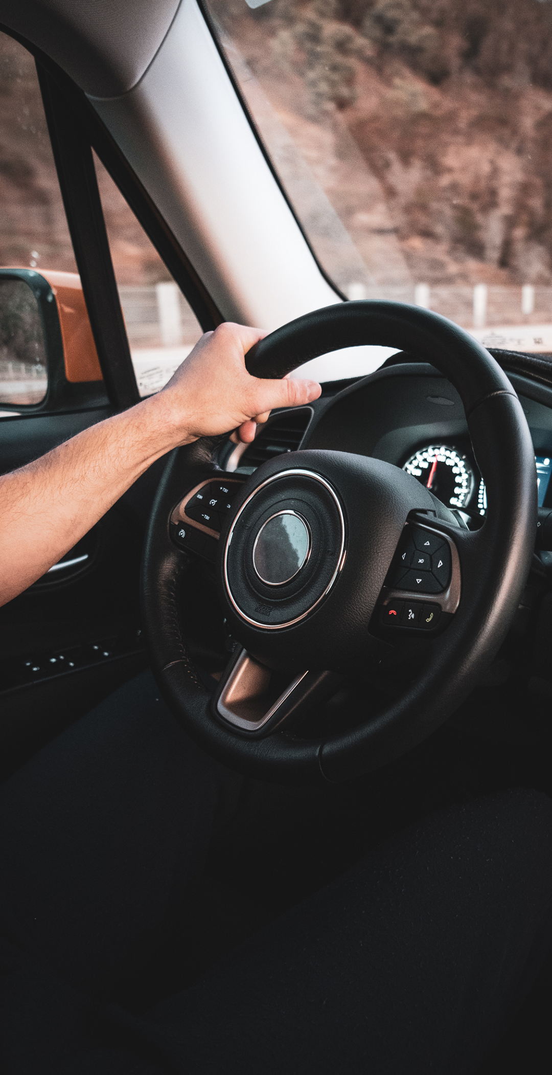 “涨停！上市5年连亏4年倒赔6亿的路畅科技却被“优等生”收购：协同是假，玩壳是真