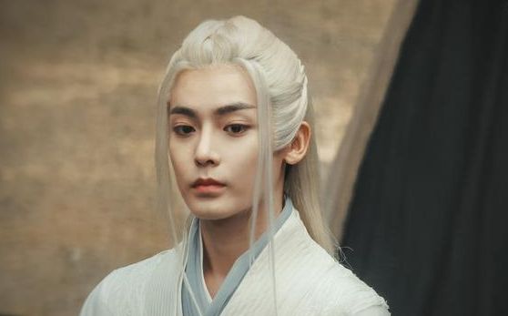 九鹭非香又一虐恋ip杀青侯明昊白发造型惊艳周也红衣梦回顾湘