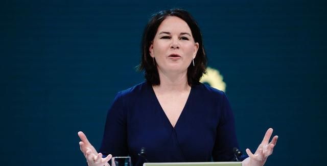 俄方拒绝与西方谈判，拜登宣布毁灭性制裁，冻结俄银行1万亿美元休闲区蓝鸢梦想 - Www.slyday.coM