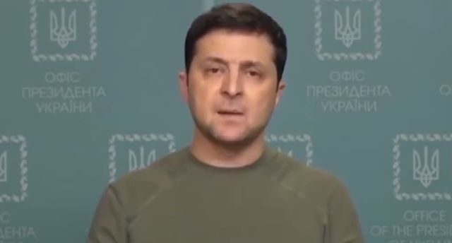 基辅政府大楼响起枪声,城外俄军夺取军车,假扮乌军直扑市中心休闲区蓝鸢梦想 - Www.slyday.coM 基辅政府大楼响起枪声,城外俄军夺取军车,假扮乌军直扑市中心休闲区蓝鸢梦想 - Www.slyday.coM